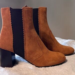 See By Chloe Brown and Black Ankle Boots Chelsea Style